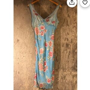 ISO VINTAGE GUESS COLLECTION FLORAL SLIP